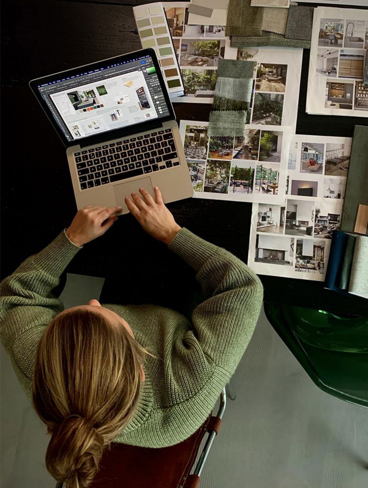 interieur ontwerper aan het werk. Kleurstalen en mood. casa vinkevenos