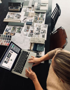 interieur ontwerper aan het werk. Kleurstalen en mood. casa vinkevenos. interieur plan