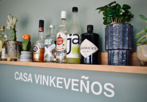 casa vinkevenos. Bar, eiken houten plank. bar in de tuin